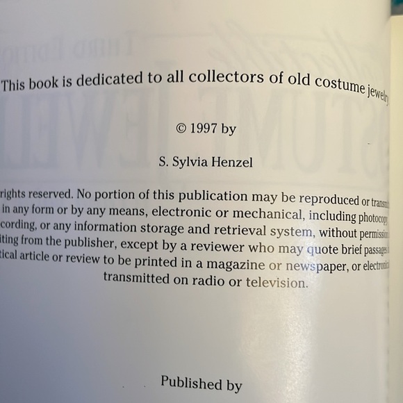 Collectible Costume Jewelry Guide Book - Picture 4 of 9